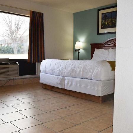 American Best Inn By Oyo I-35 Perry Near Lake Mcmurtry Екстериор снимка