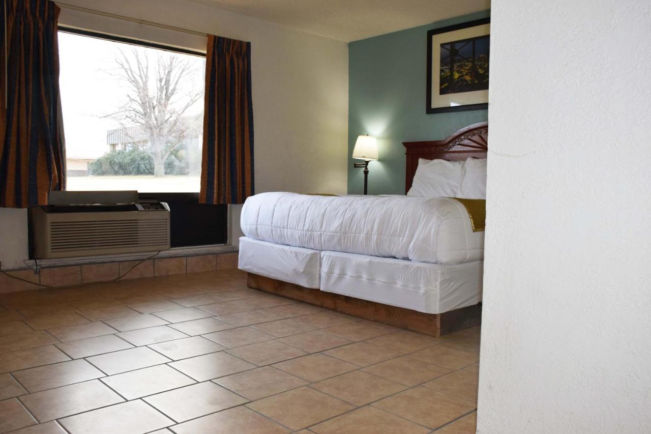 American Best Inn By Oyo I-35 Perry Near Lake Mcmurtry Екстериор снимка