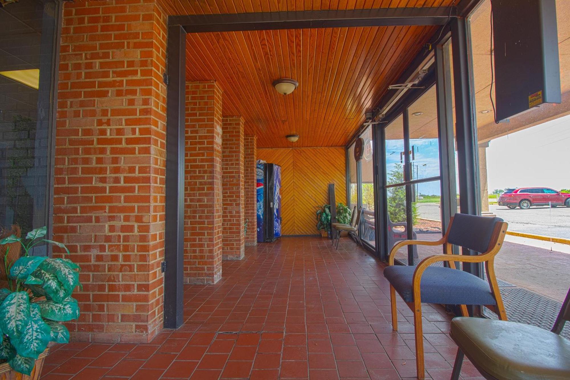 American Best Inn By Oyo I-35 Perry Near Lake Mcmurtry Екстериор снимка