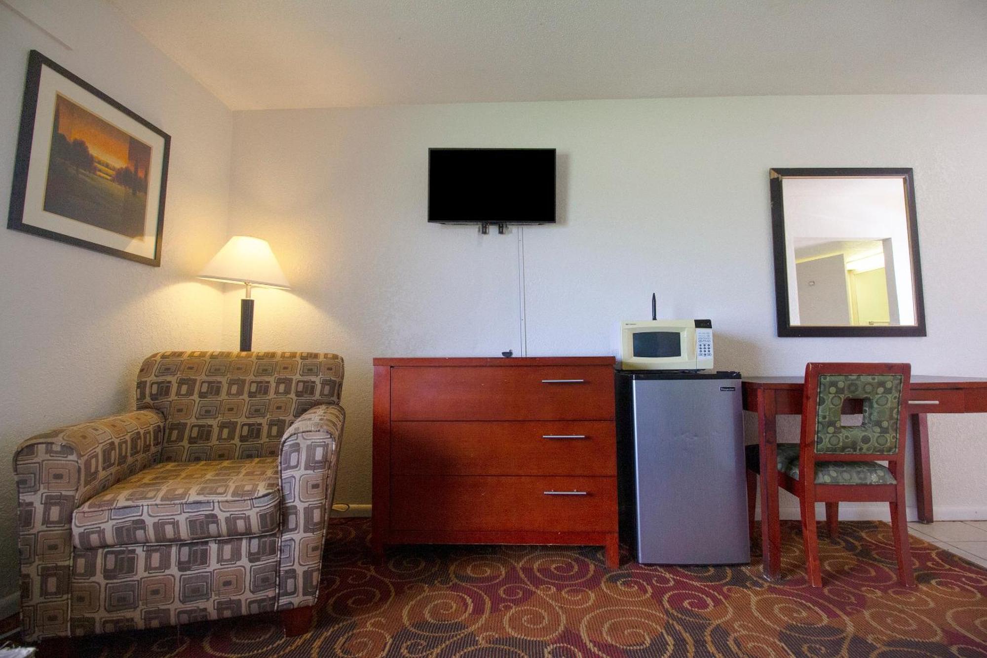American Best Inn By Oyo I-35 Perry Near Lake Mcmurtry Екстериор снимка